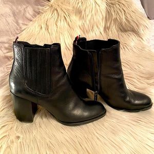 It’s Boot Time!! Look like a BOSS in these comfy leather Tommy’s.